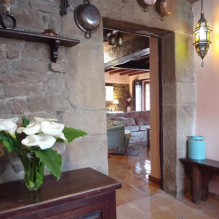14a09 Casa De La Capilla * Colunga